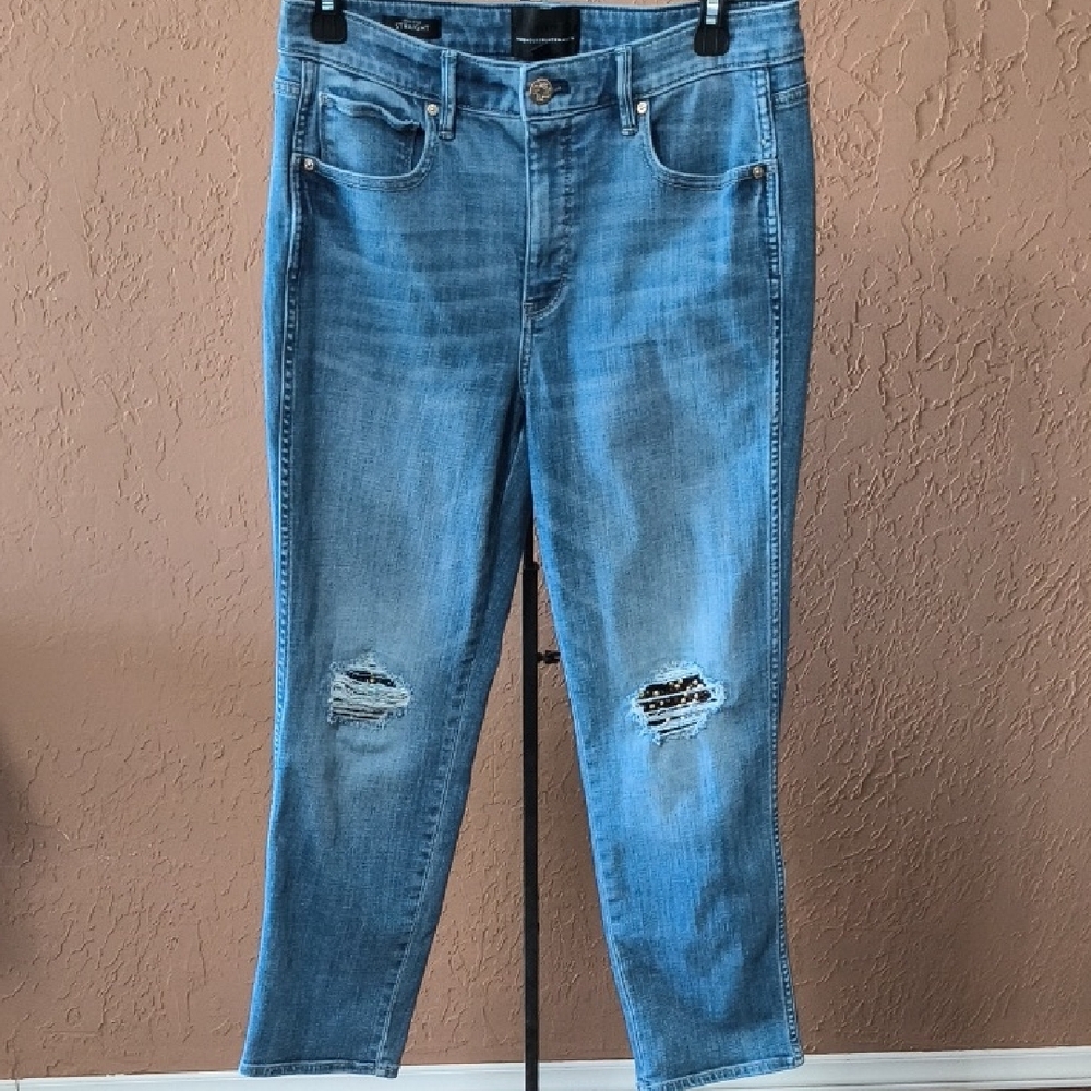 White House Black Market Blue Distressed Ankle Jeans - Picture 1 of 9